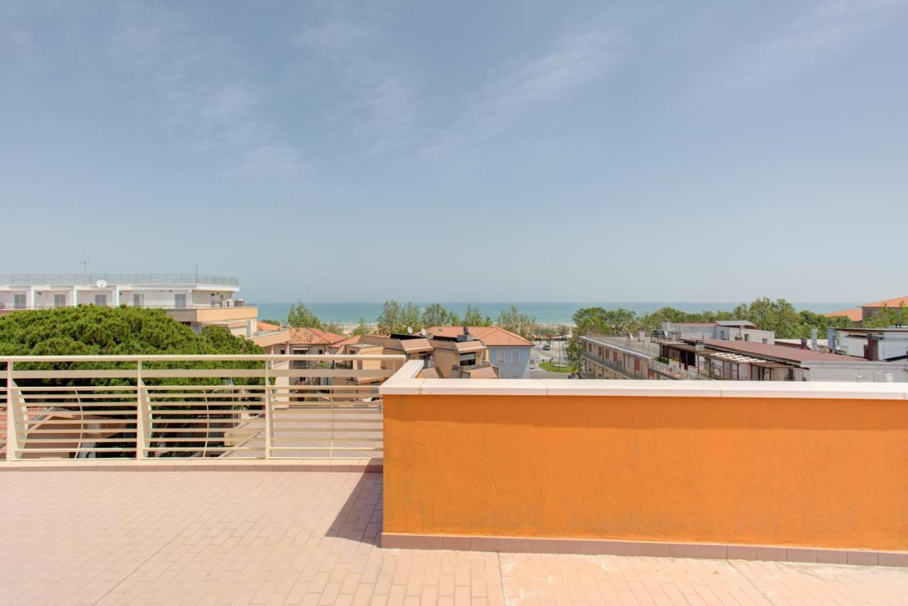 Hotel Nella Rimini Exteriör bild