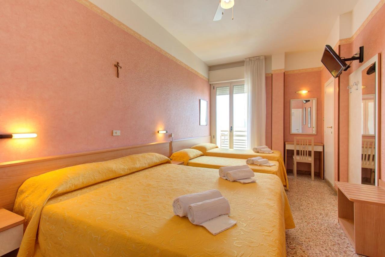 Hotel Nella Rimini Exteriör bild